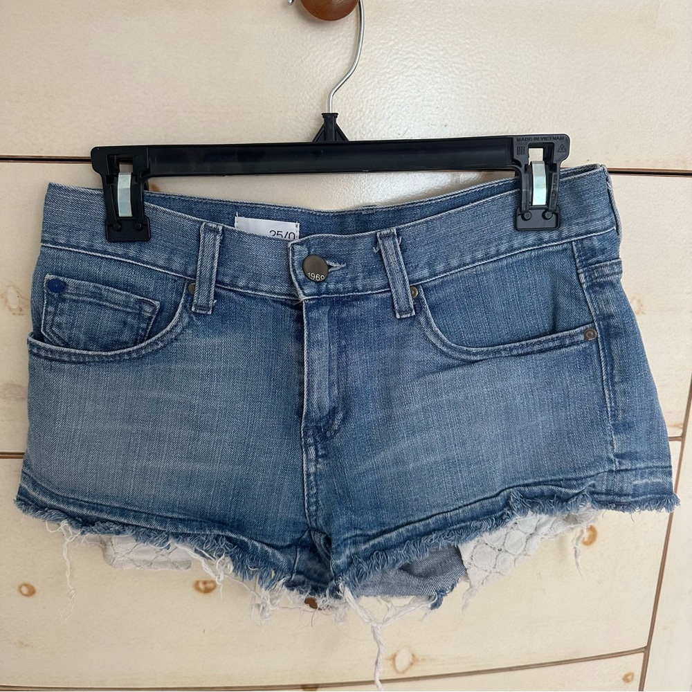 Gap Women’s 1969 Frayed Denim Shorts
